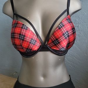 Victoria's Secret 32DDD red and black bra